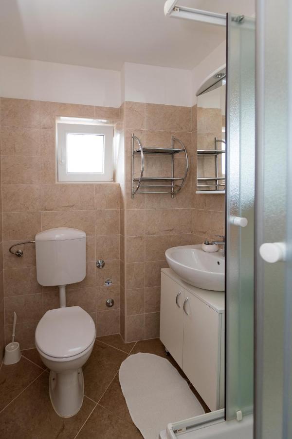 Apartman Lara Crikvenica Exteriör bild